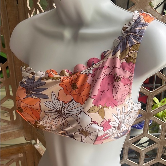 Hazy Tenderness Flower One Shoulder Bikini Top - Picture 6 of 8